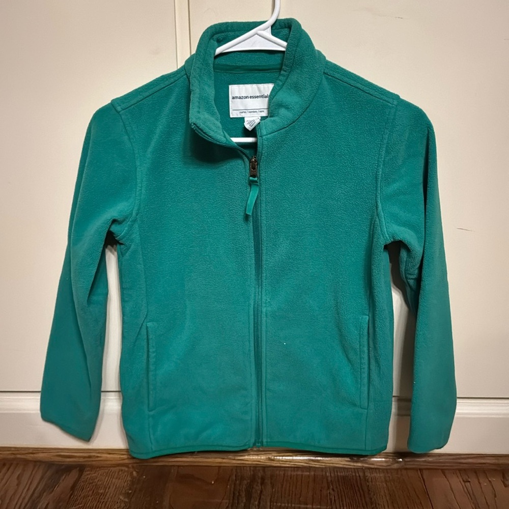 Amazon essentials fleece
Size youth 8 years
Kelly green 
GUC